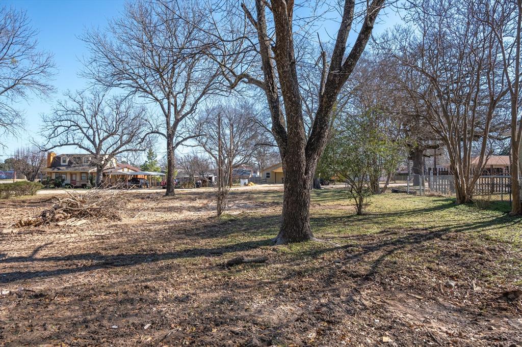 404 N Austin Street Property Photo
