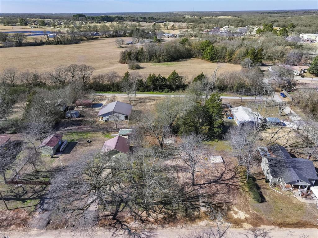 404 N Austin Street Property Photo 14