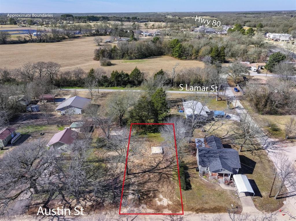 404 N Austin Street Property Photo 17