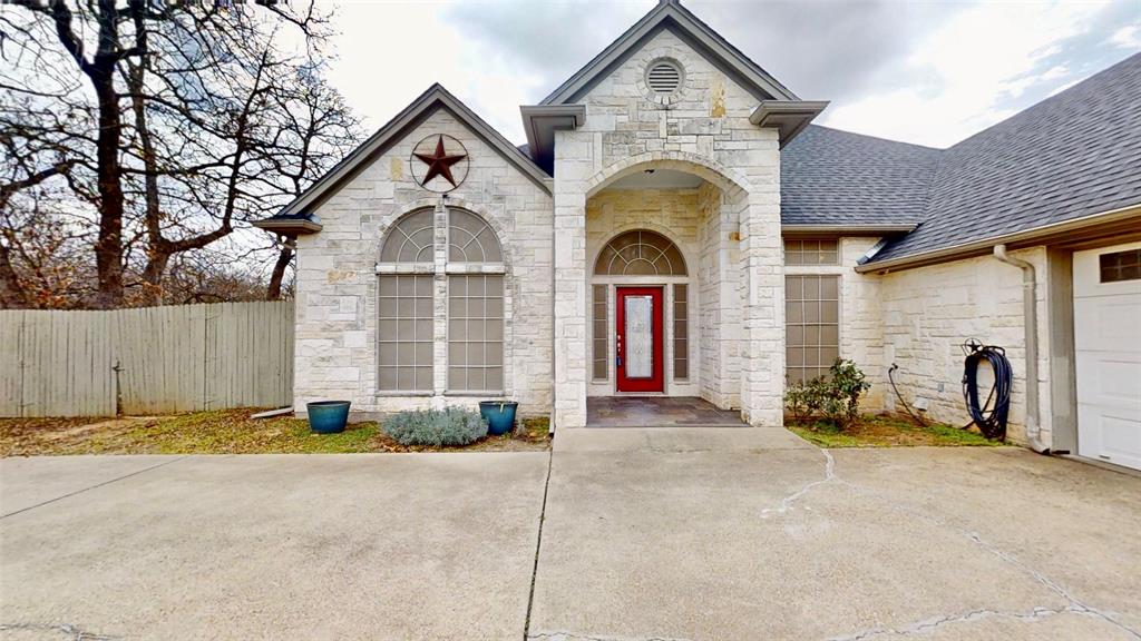 6705 Forest Oaks Court Property Photo 3