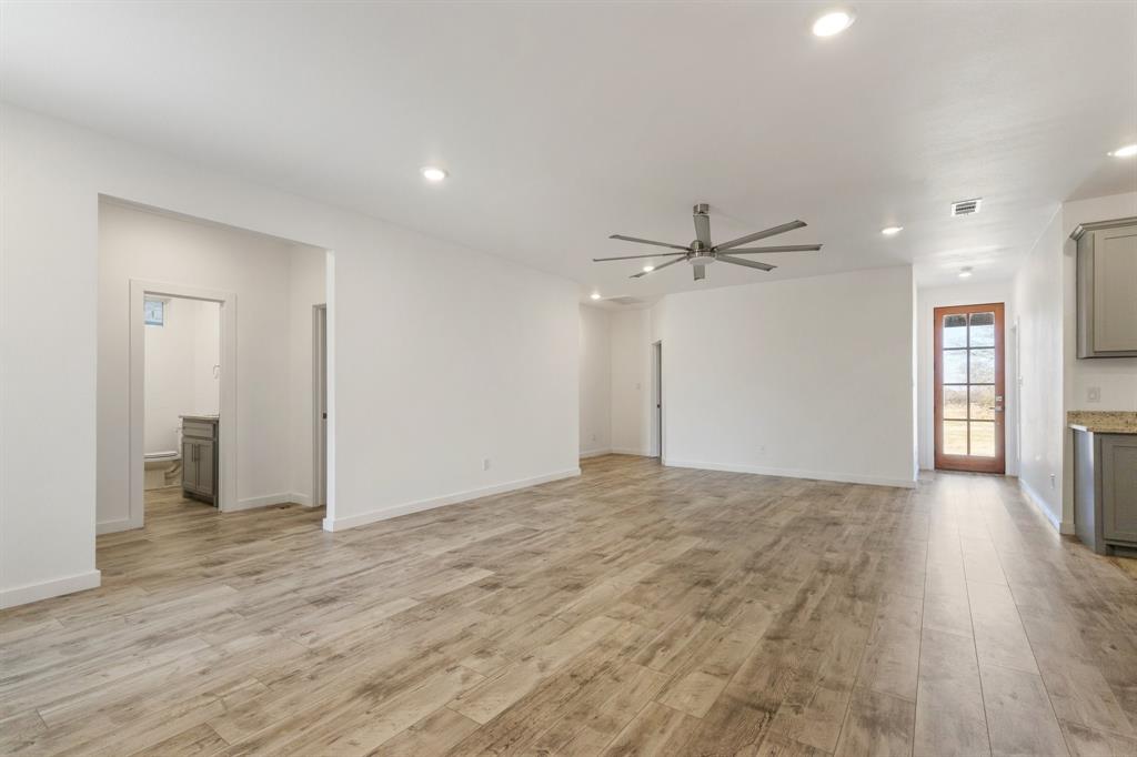 707 Barton Avenue Property Photo 3