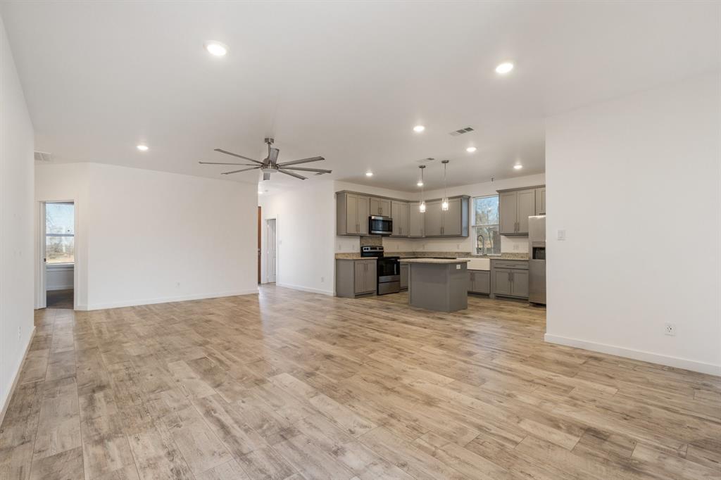 707 Barton Avenue Property Photo 4