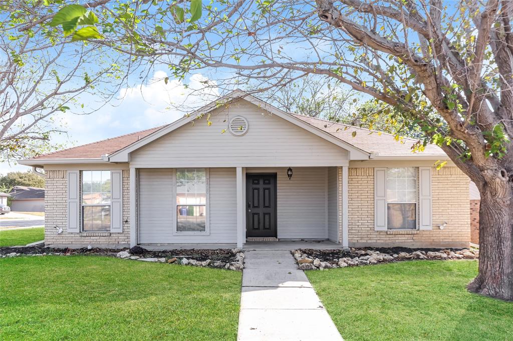 7620 Meadowbrook Drive Property Photo