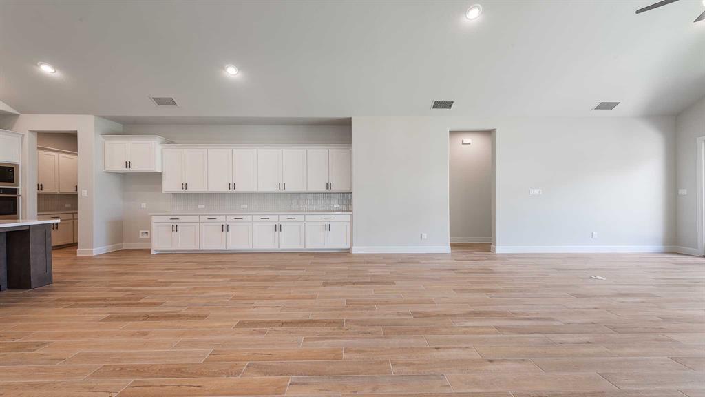 4201 Olmsted Drive Property Photo 10