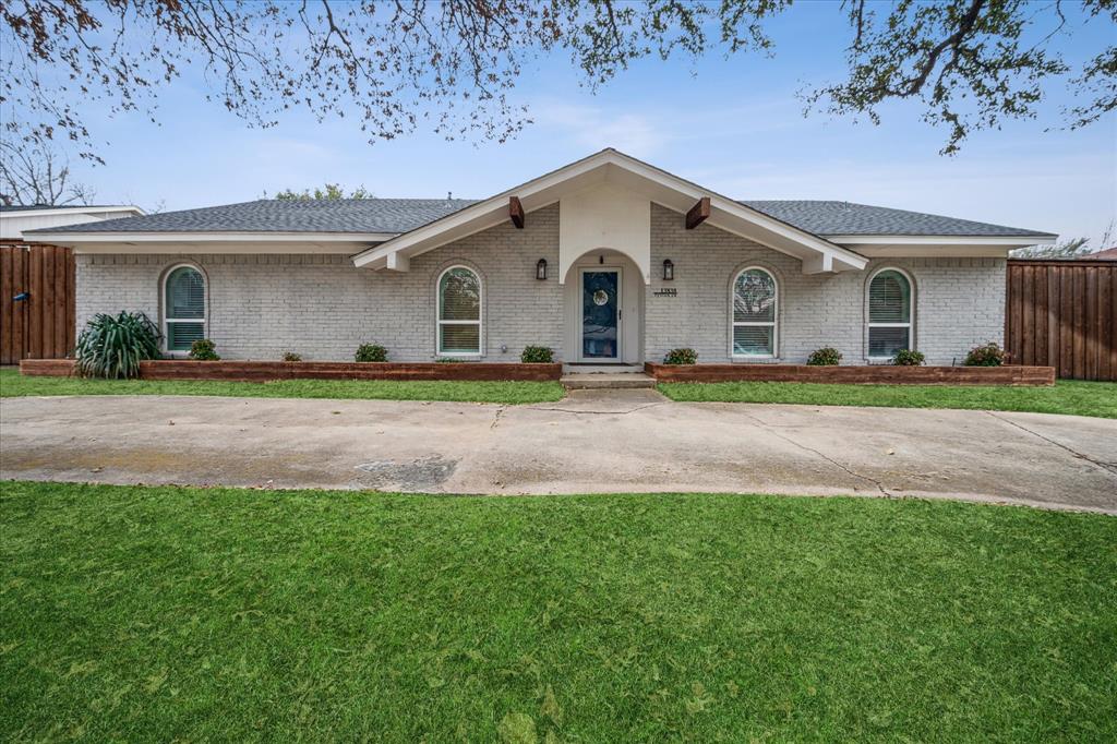 13838 Peyton Drive Property Photo