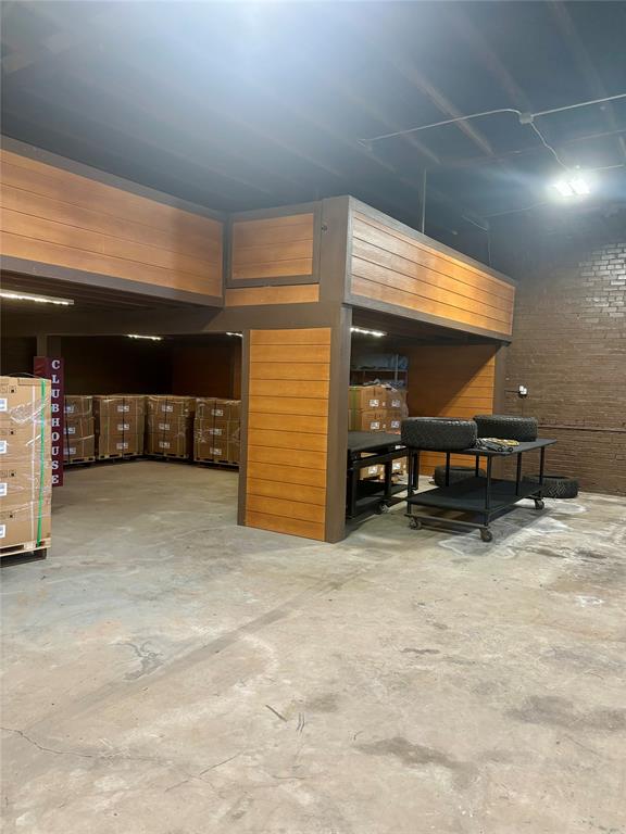 106 E Brown Street Property Photo 12