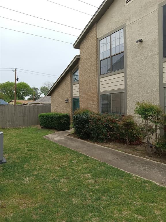 330 W Harwood Road C Property Photo 1