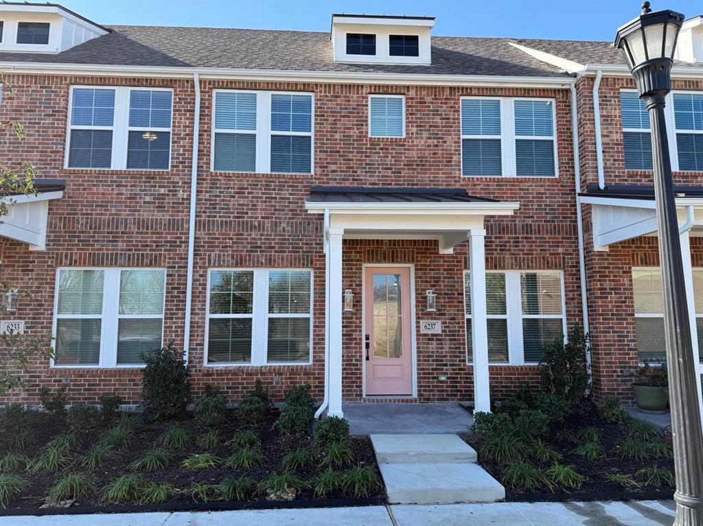 6237 Parker Boulevard Property Photo