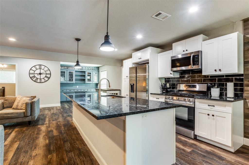 309 Coral Circle Property Photo 1
