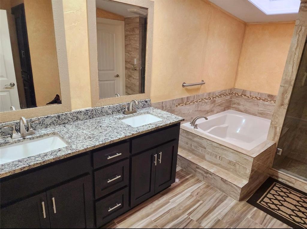 8748 Private Road 2416 Property Photo 12
