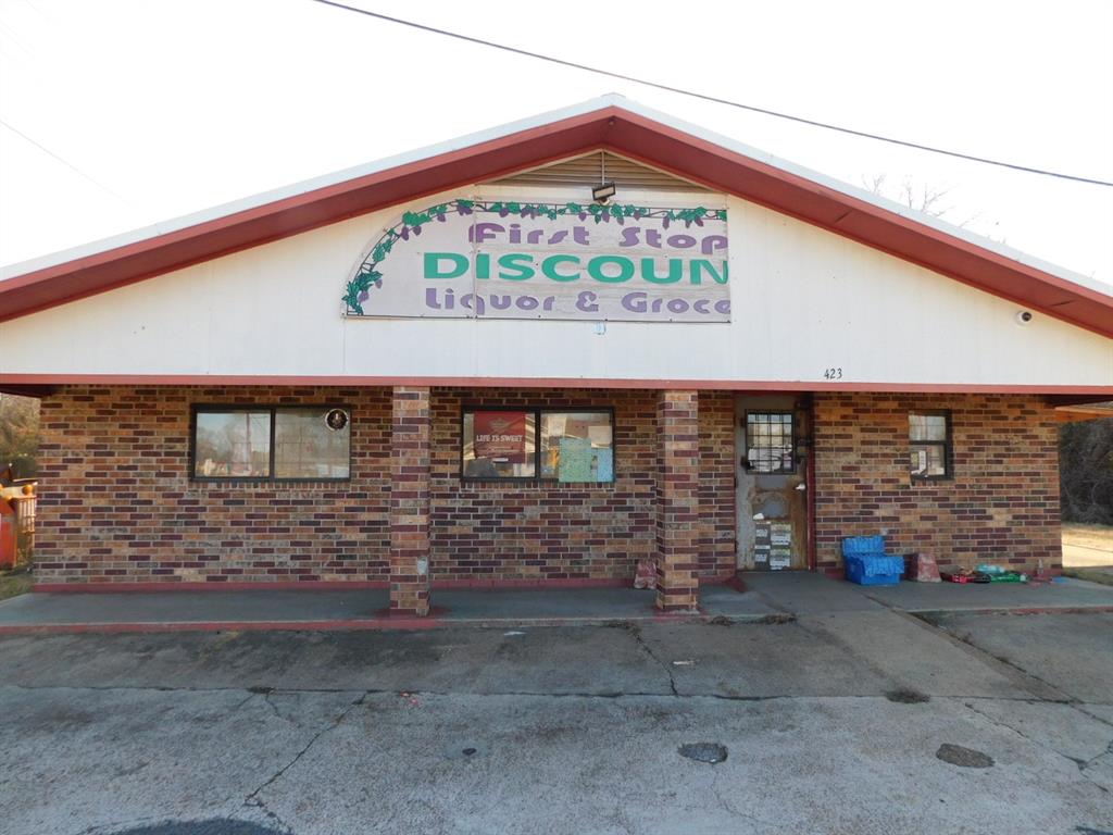 423 Martin Luther King Drive Property Photo 1