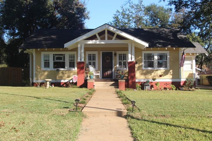 607 E Park Avenue Property Photo