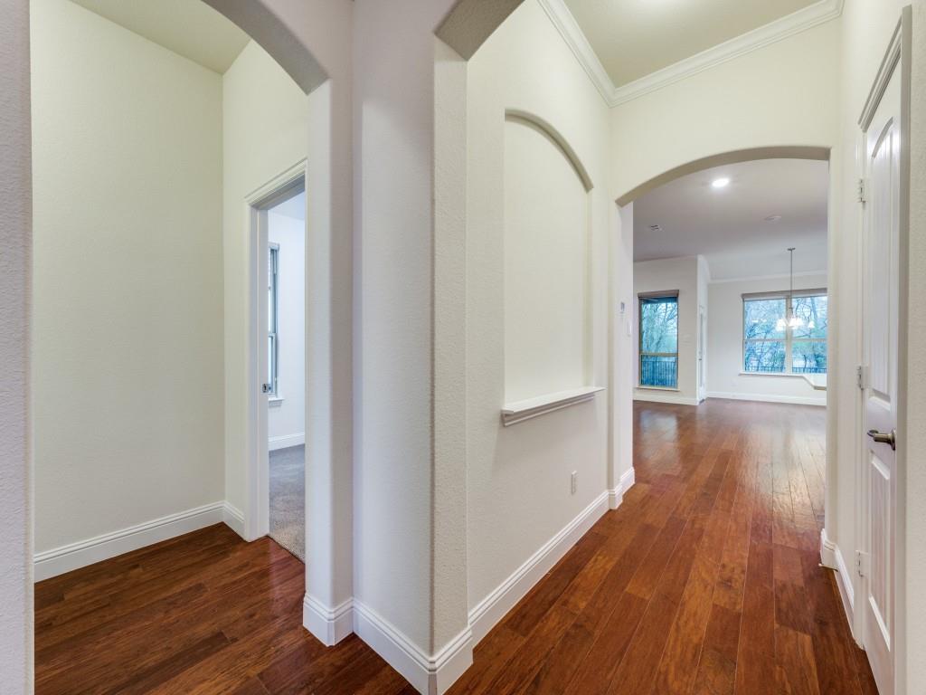 1117 Tollcross Drive Property Photo 3