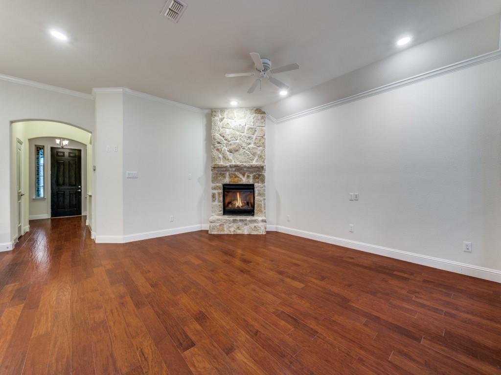 1117 Tollcross Drive Property Photo 5