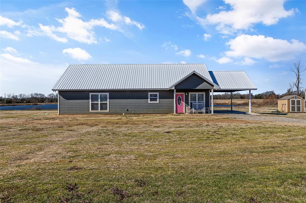385 County Road 3104 Property Photo 18
