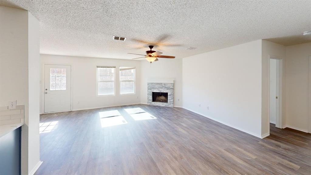 2541 Timberbrook Trail Property Photo 4