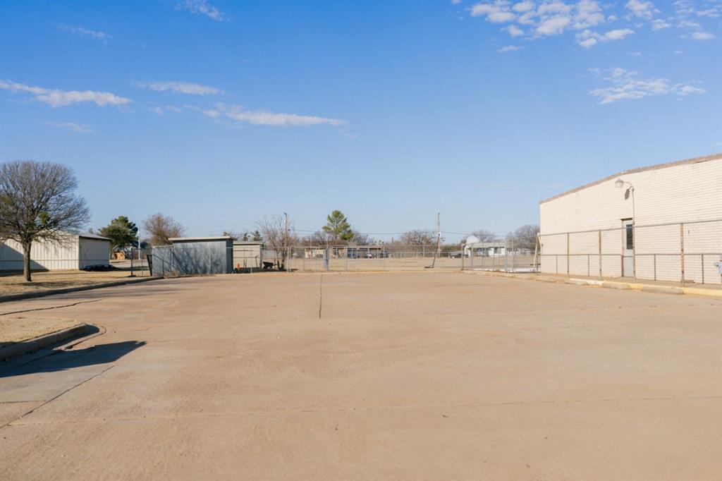 1522 Weeks Street Property Photo 2