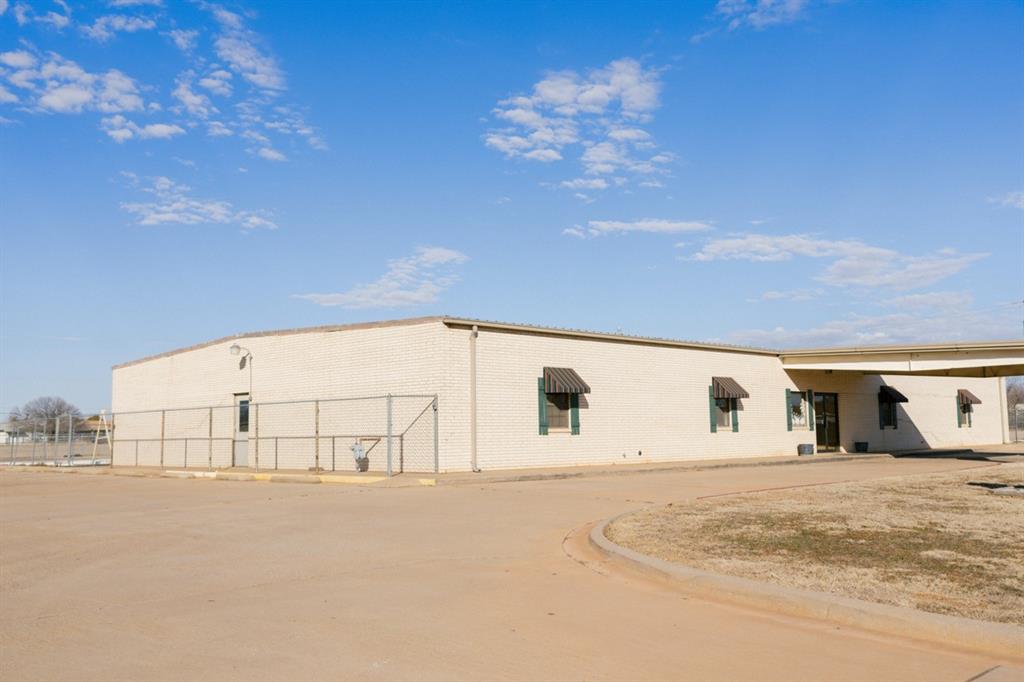 1522 Weeks Street Property Photo 4