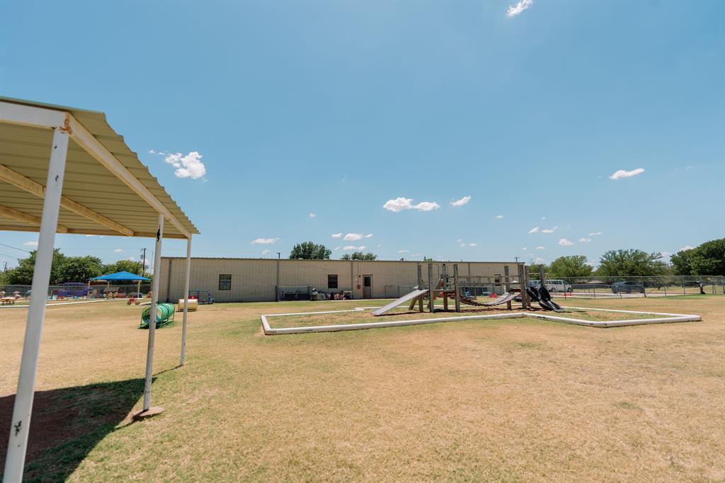 1522 Weeks Street Property Photo 5