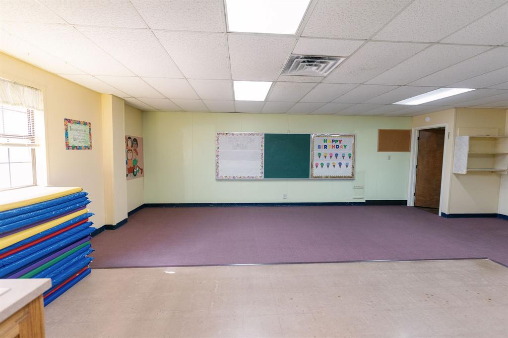 1522 Weeks Street Property Photo 12