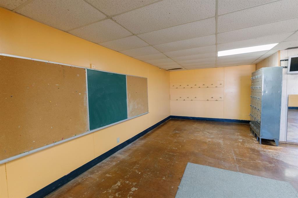 1522 Weeks Street Property Photo 21