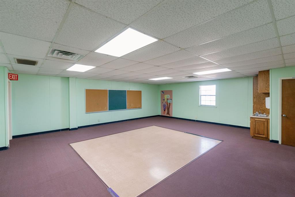 1522 Weeks Street Property Photo 28