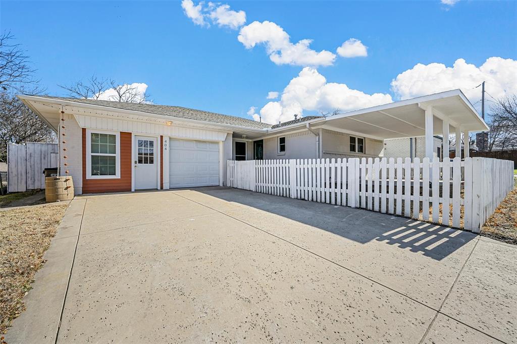404 N Bonham Drive Property Photo