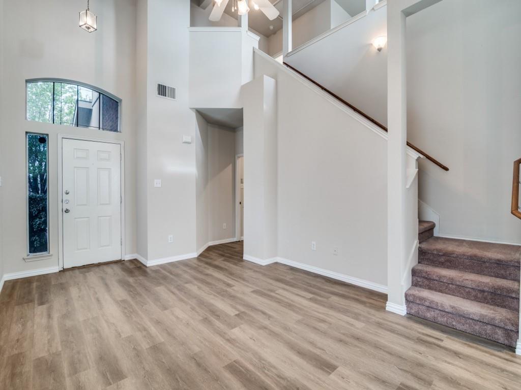 2216 Stonebrook Lane Property Photo 4