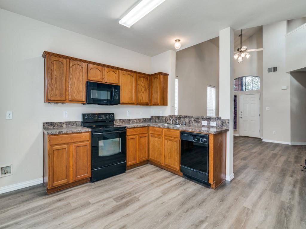 2216 Stonebrook Lane Property Photo 8