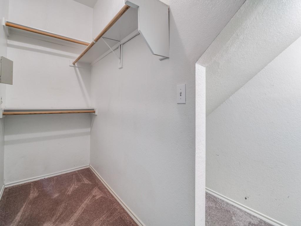 2216 Stonebrook Lane Property Photo 15