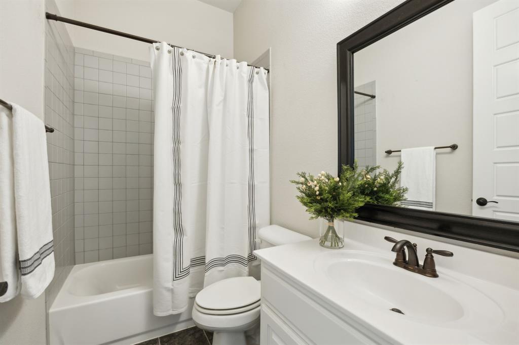 1661 Lilac Lane Property Photo 22