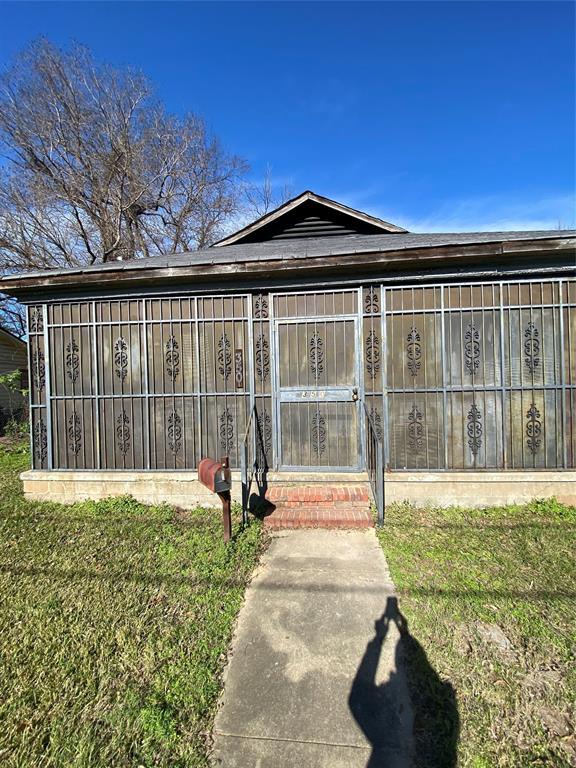 350 E 77th Street Property Photo 1