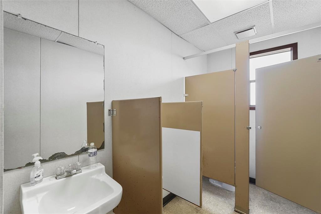 5605 Wesley Street Property Photo 19