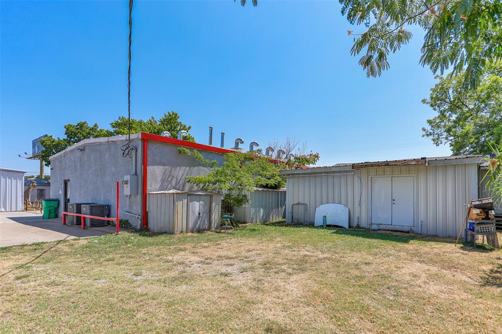 700 W Highway 82 Property Photo 23