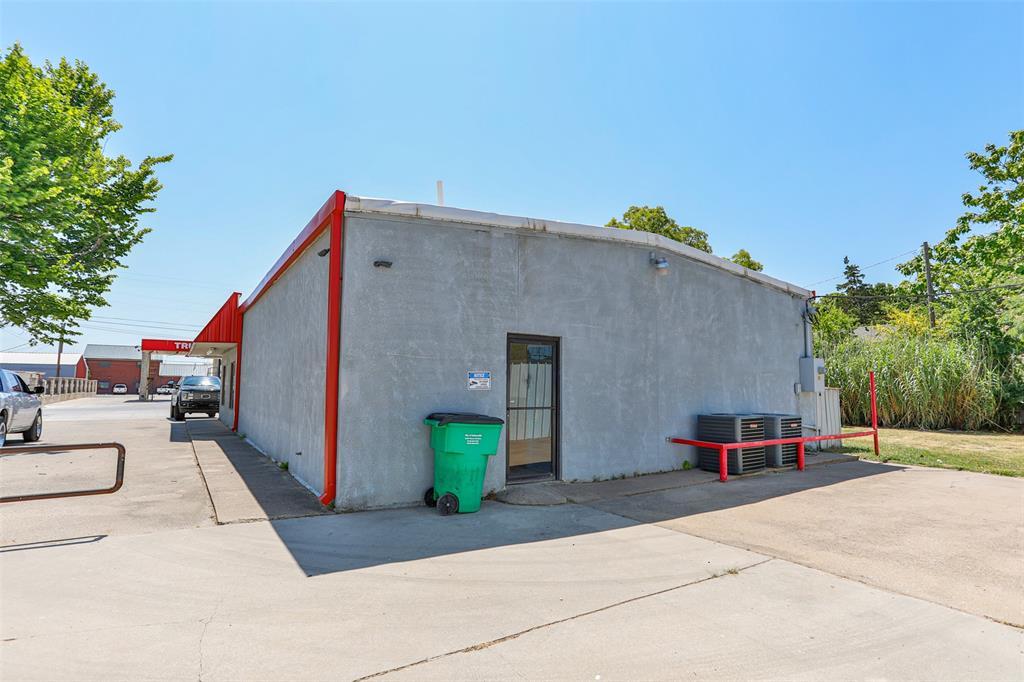 700 W Highway 82 Property Photo 27