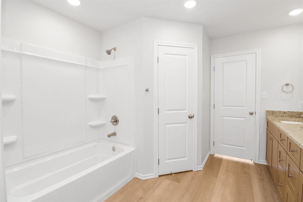 808 Bella Boulevard Property Photo 11