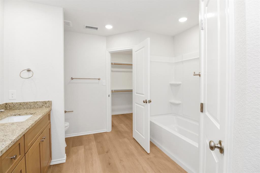 808 Bella Boulevard Property Photo 12