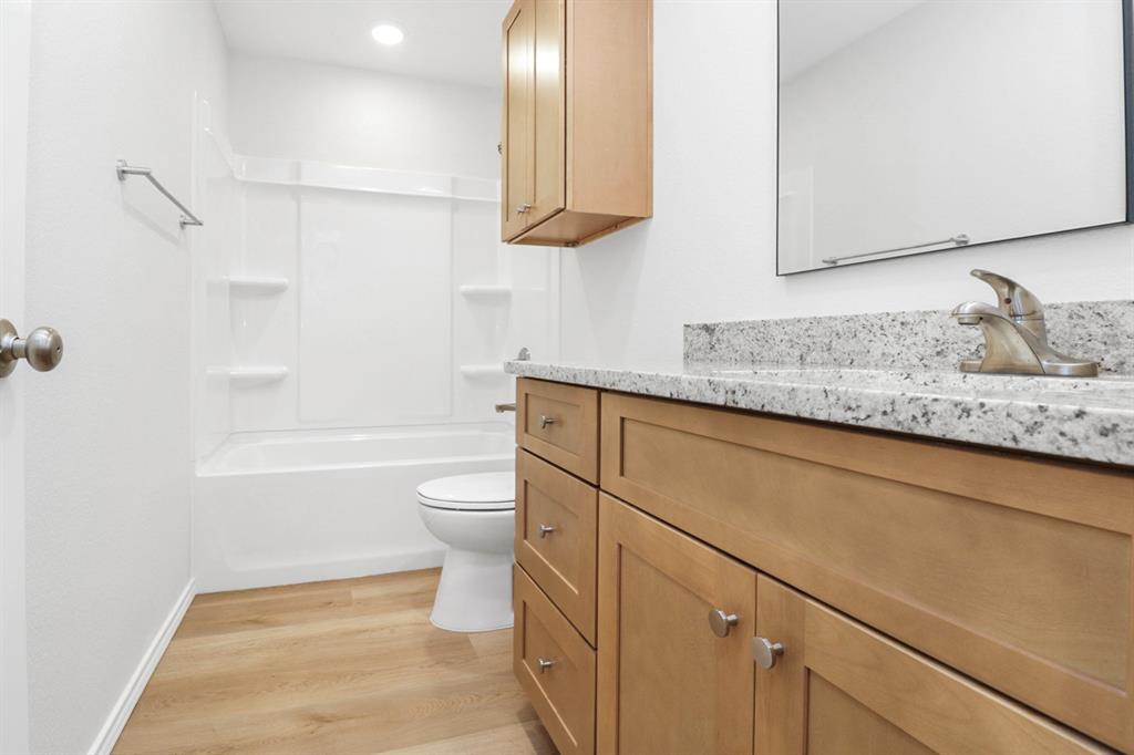 808 Bella Boulevard Property Photo 17