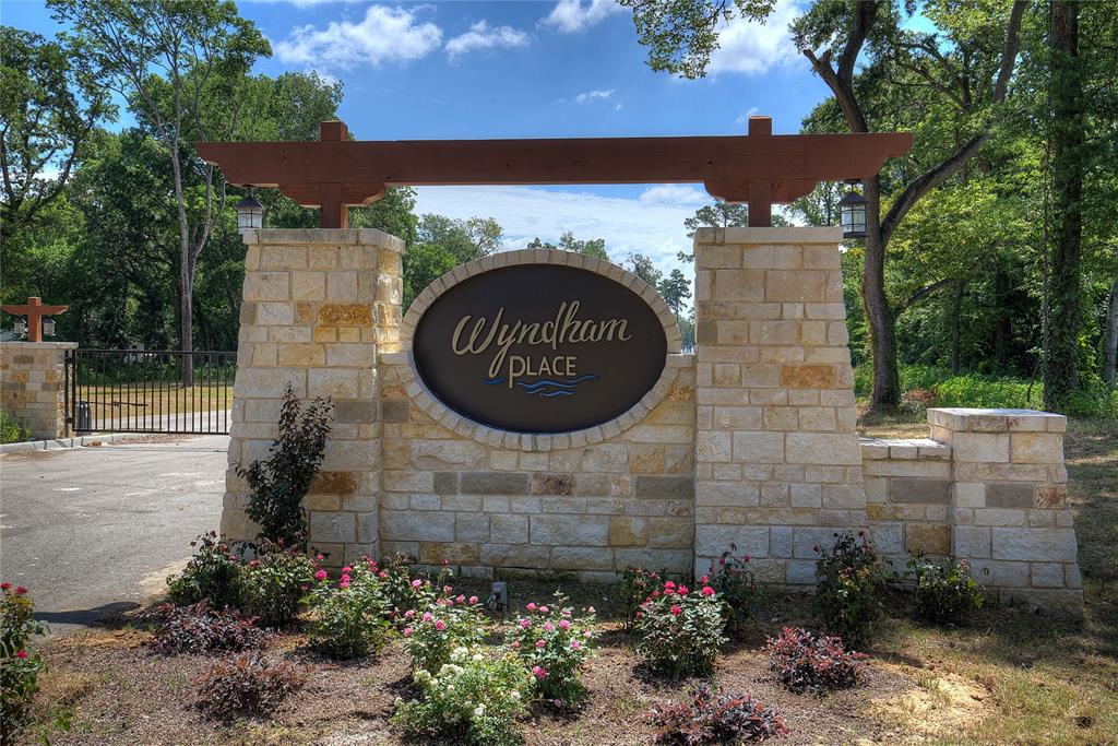 20501 Wyndham Property Photo 1