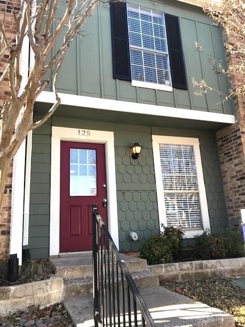 125 Surrey Lane Property Photo