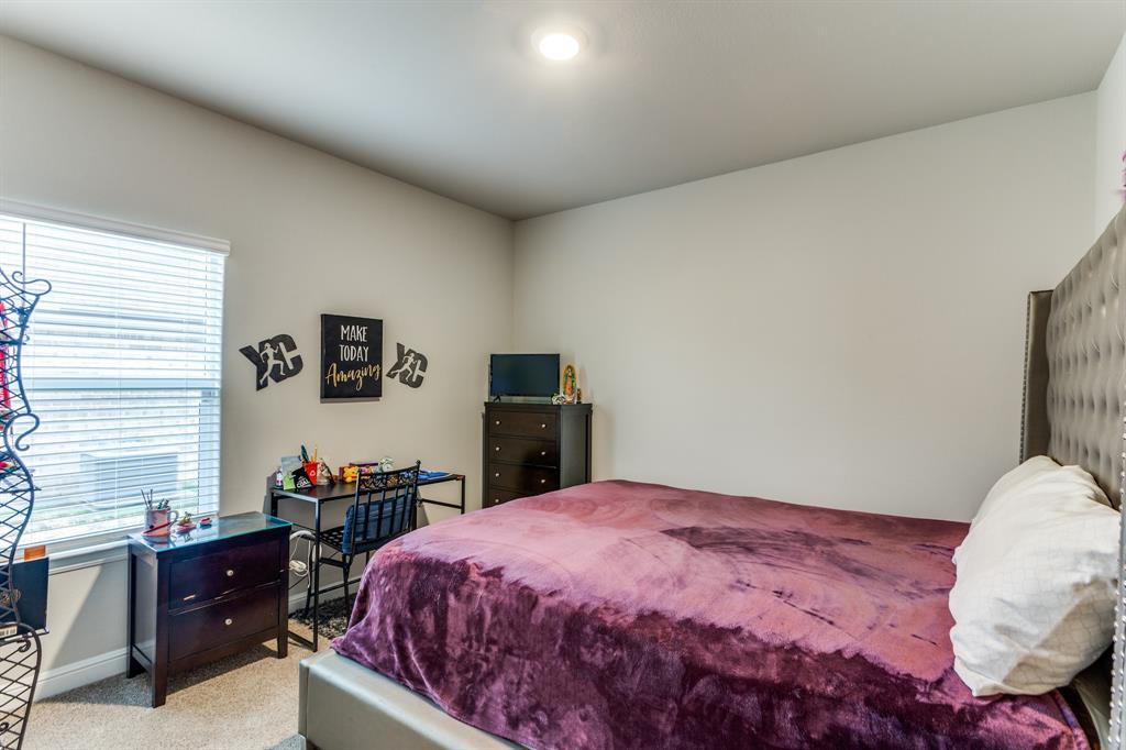 1604 Central Park Drive Property Photo 18