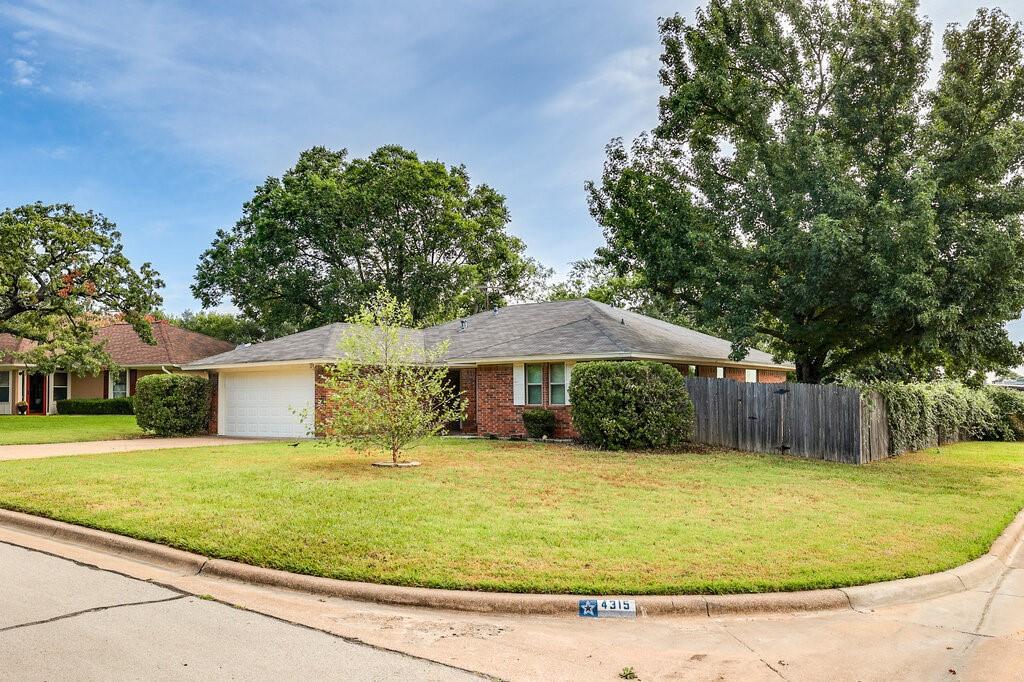 4315 Woodmeadow Court Property Photo 4