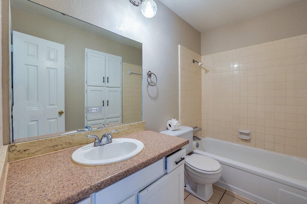 4315 Woodmeadow Court Property Photo 16