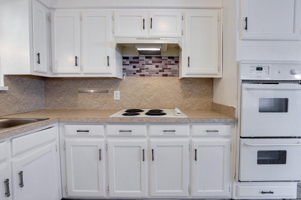 4315 Woodmeadow Court Property Photo 21