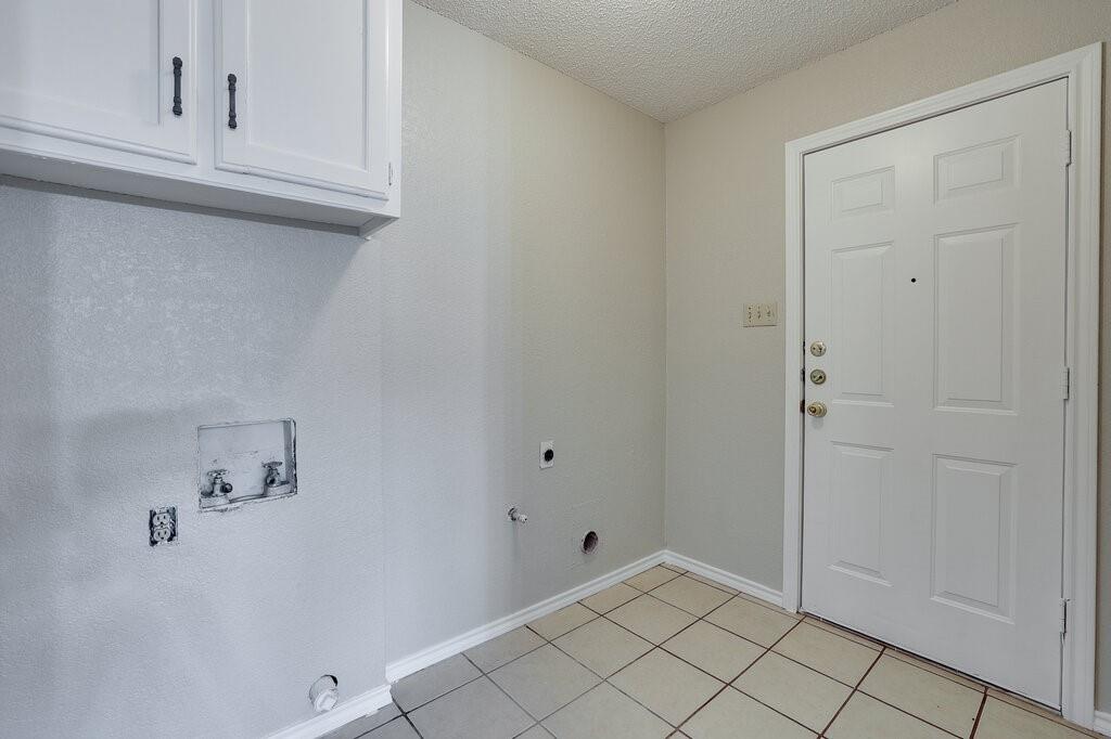 4315 Woodmeadow Court Property Photo 25