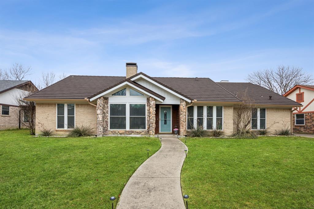 208 W Louella Drive Property Photo