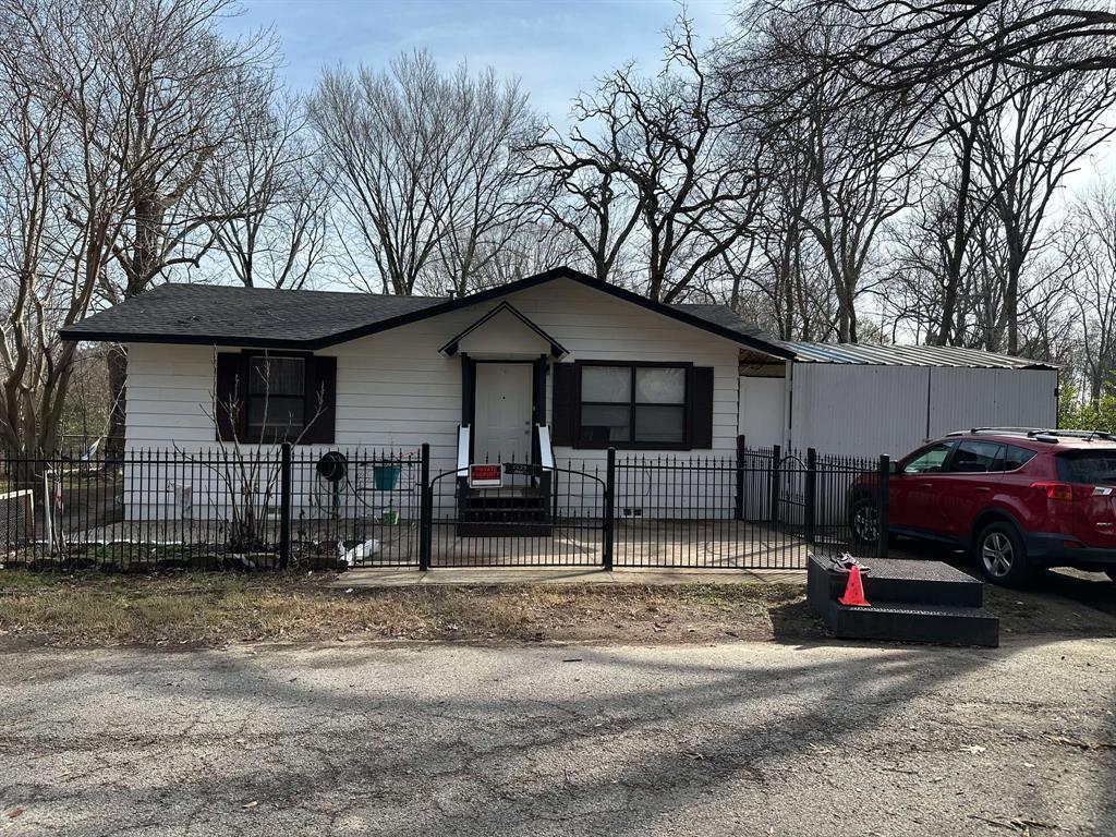 320 Wallace Street Property Photo