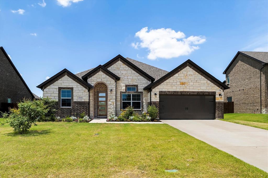 212 Skyward Lane Property Photo 2