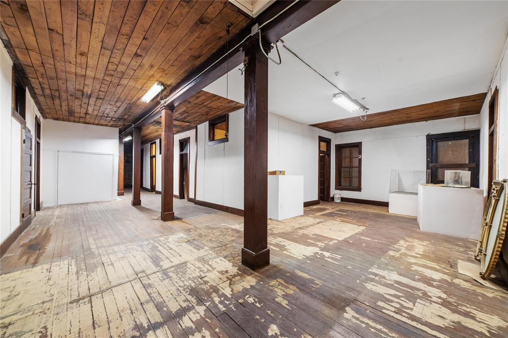 217 S Commercial Avenue Property Photo
