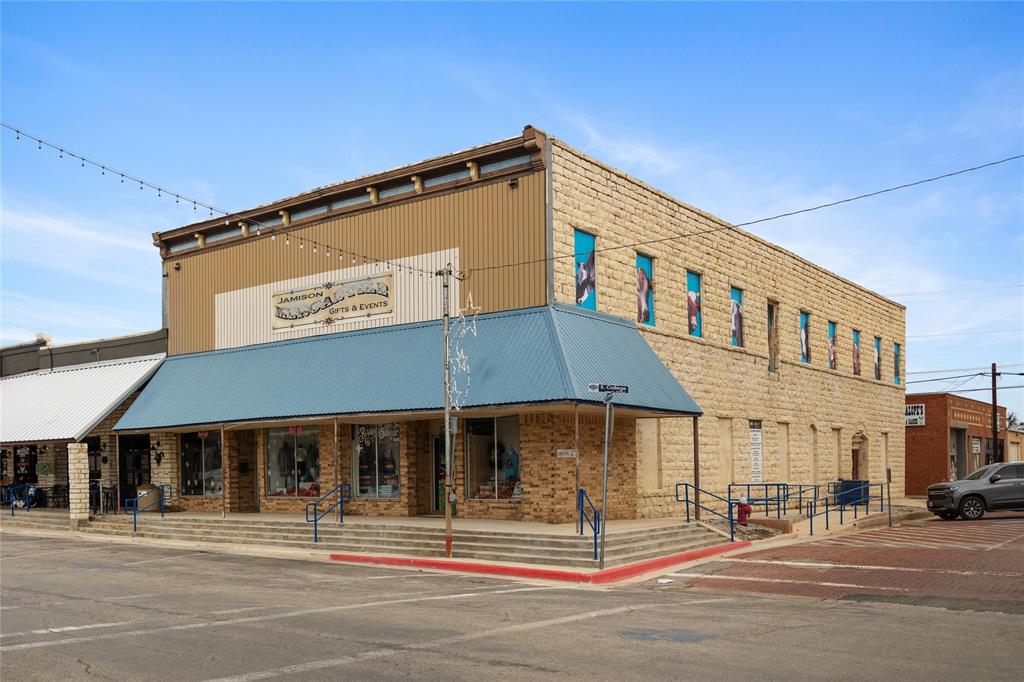 217 S Commercial Avenue Property Photo 1